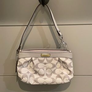 Coach wristlet wallet signature